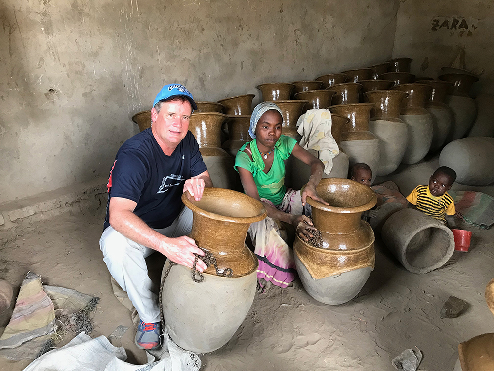 The people in Gaoui make incredible pots to store water